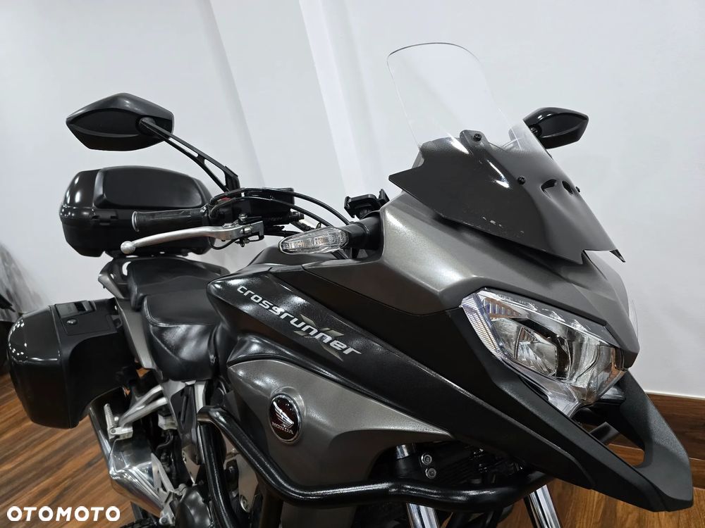 Honda VFR - 3