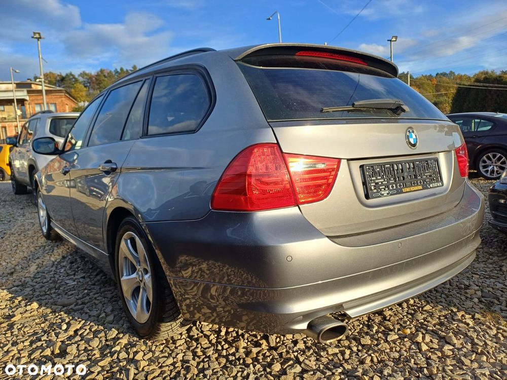BMW Seria 3 320d DPF Efficient Dynamics Edition - 9