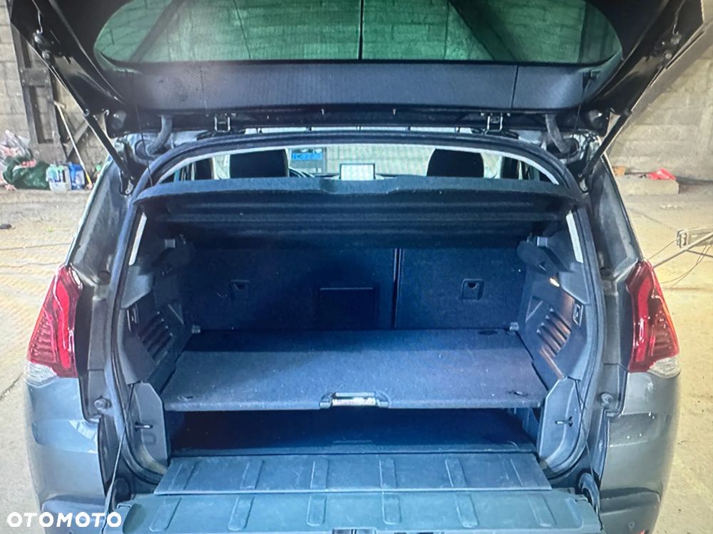 Peugeot 3008 1.2 PureTech Allure S&S - 9