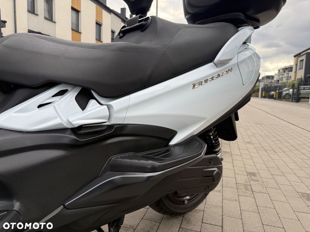 Suzuki Burgman - 28