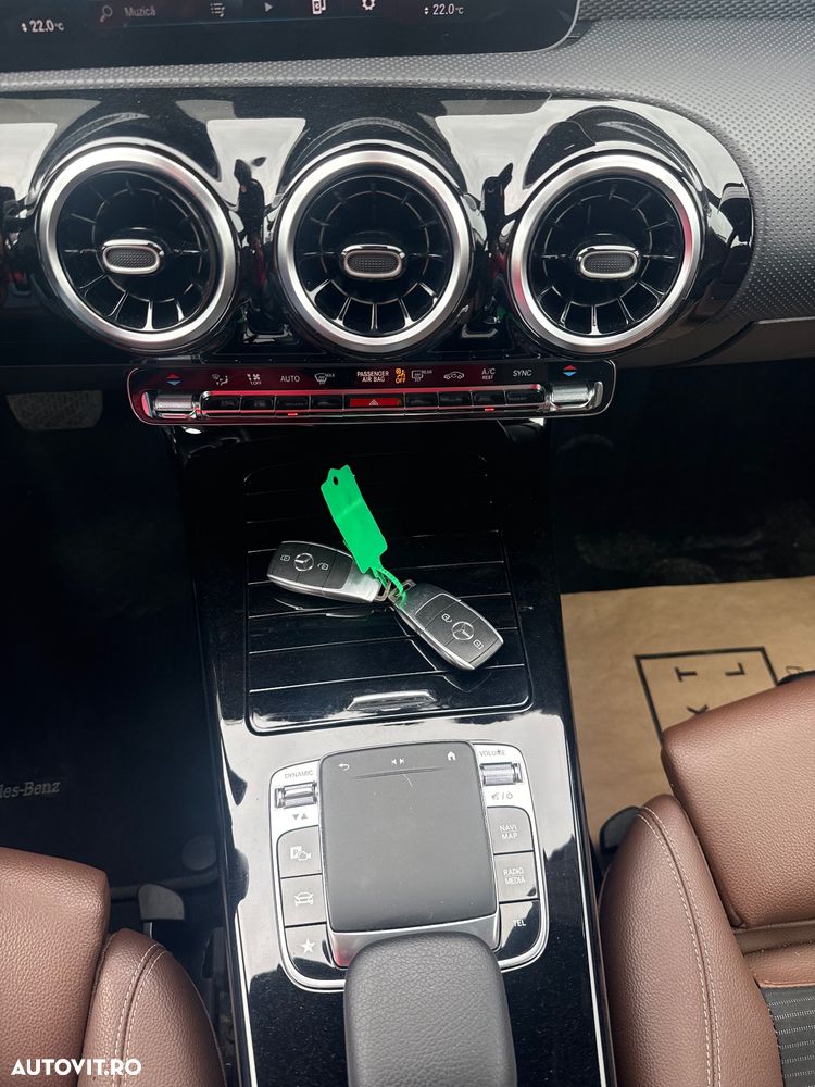 Mercedes-Benz A 180 d Sedan Aut. - 11