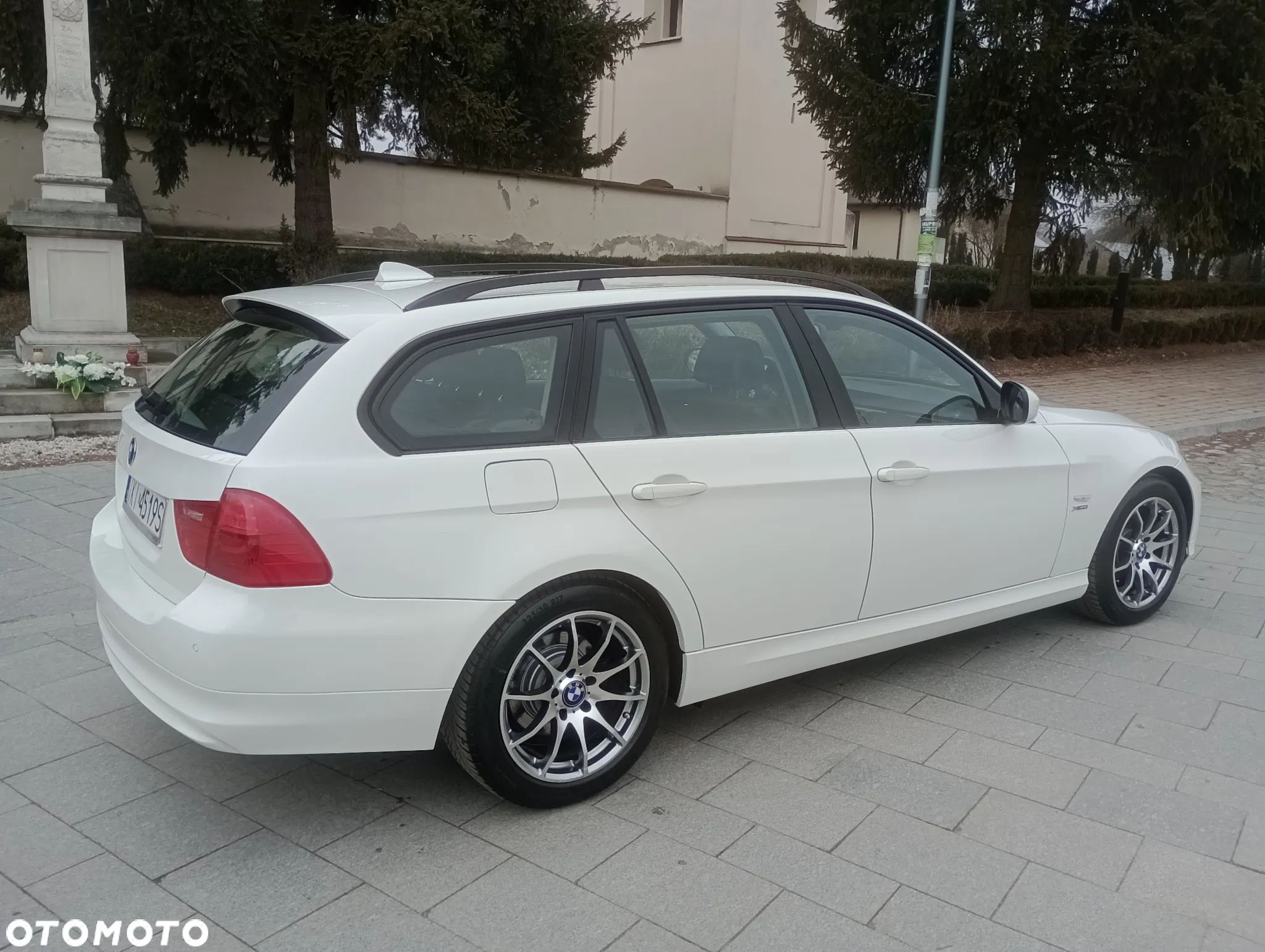 BMW Seria 3 320d xDrive DPF Touring - 14