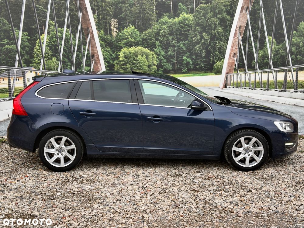 Volvo V60 D5 AWD Geartronic - 5