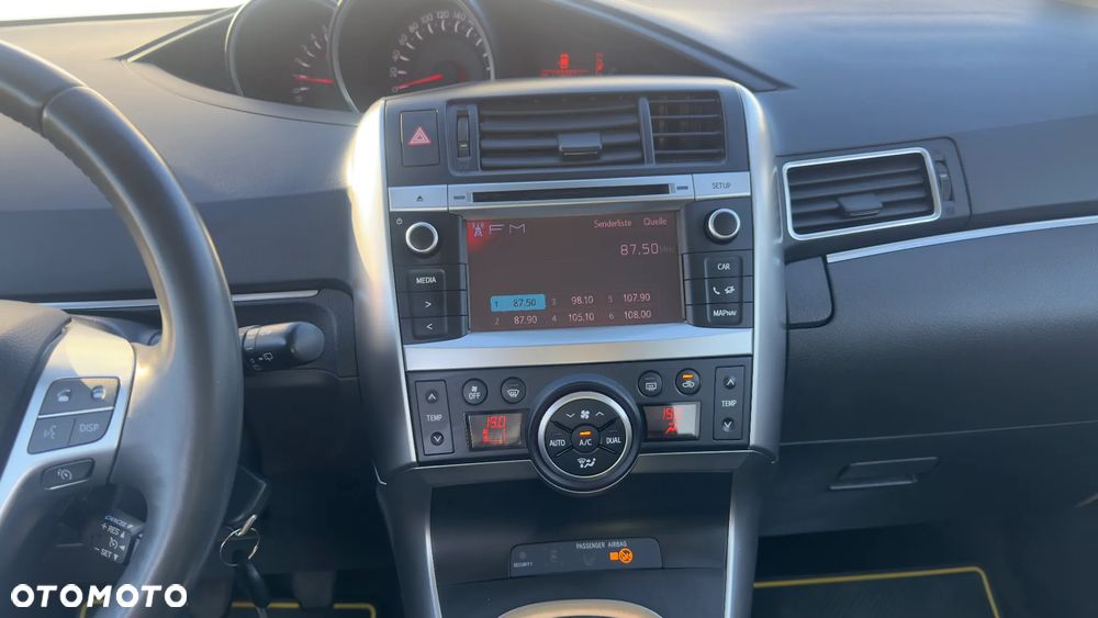 Toyota Verso 1.8 5-Sitzer Executive - 24