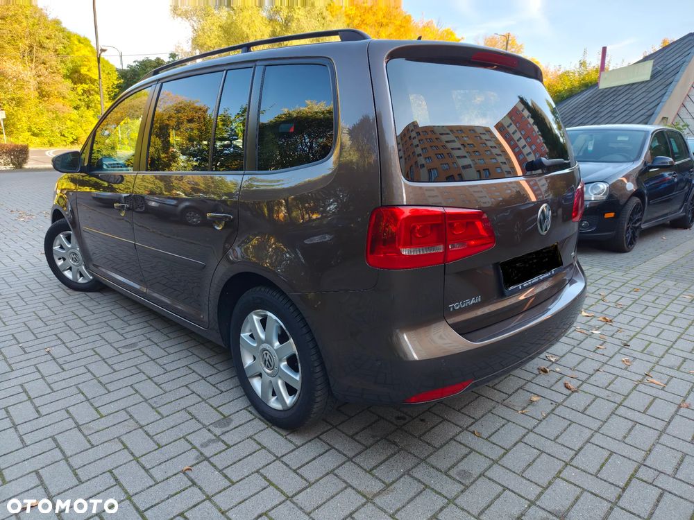 Volkswagen Touran - 4