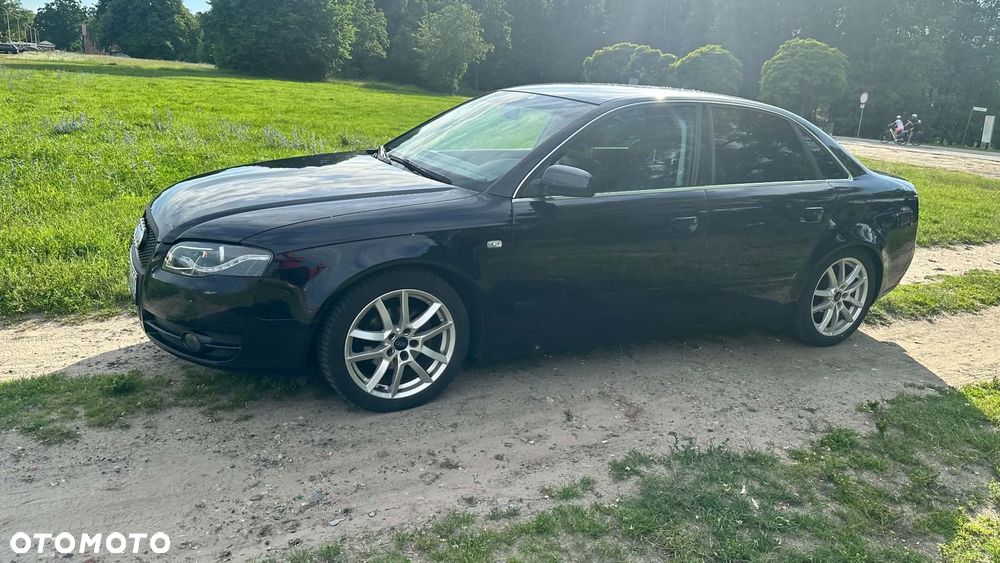 Audi A4 Limousine - 10