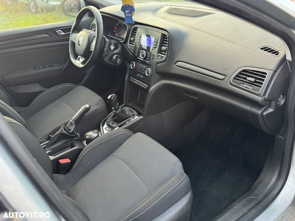 Renault Megane TCE 114 GPF Life - 11