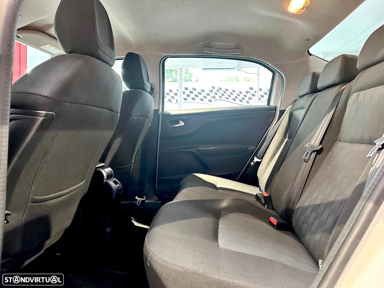 Citroën C-Elysée 1.6 BlueHDi Exclusive - 15
