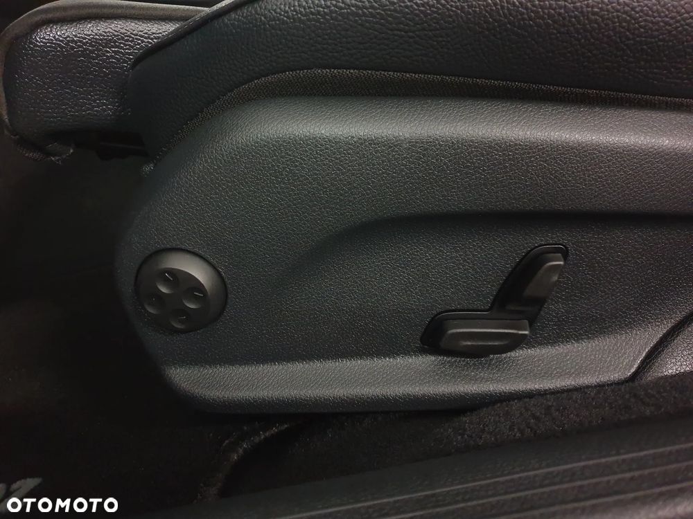 Mercedes-Benz Klasa E 300 de 4Matic 9G-TRONIC AMG Line - 31