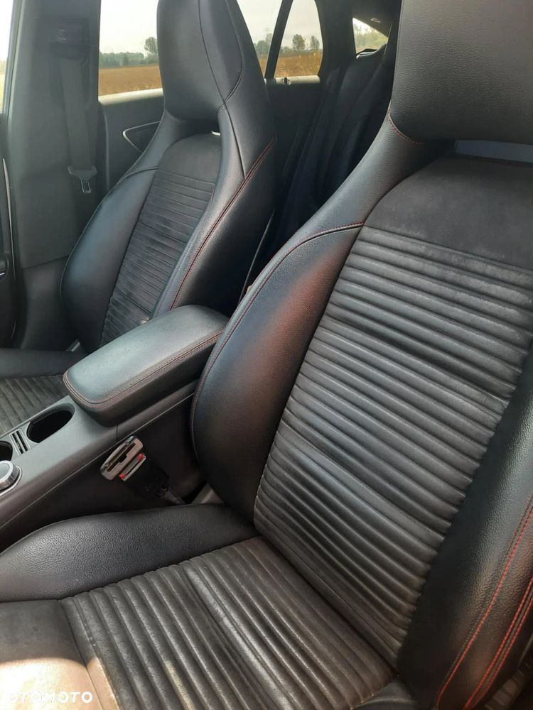 Mercedes-Benz CLA 200 7G-DCT AMG Line - 13