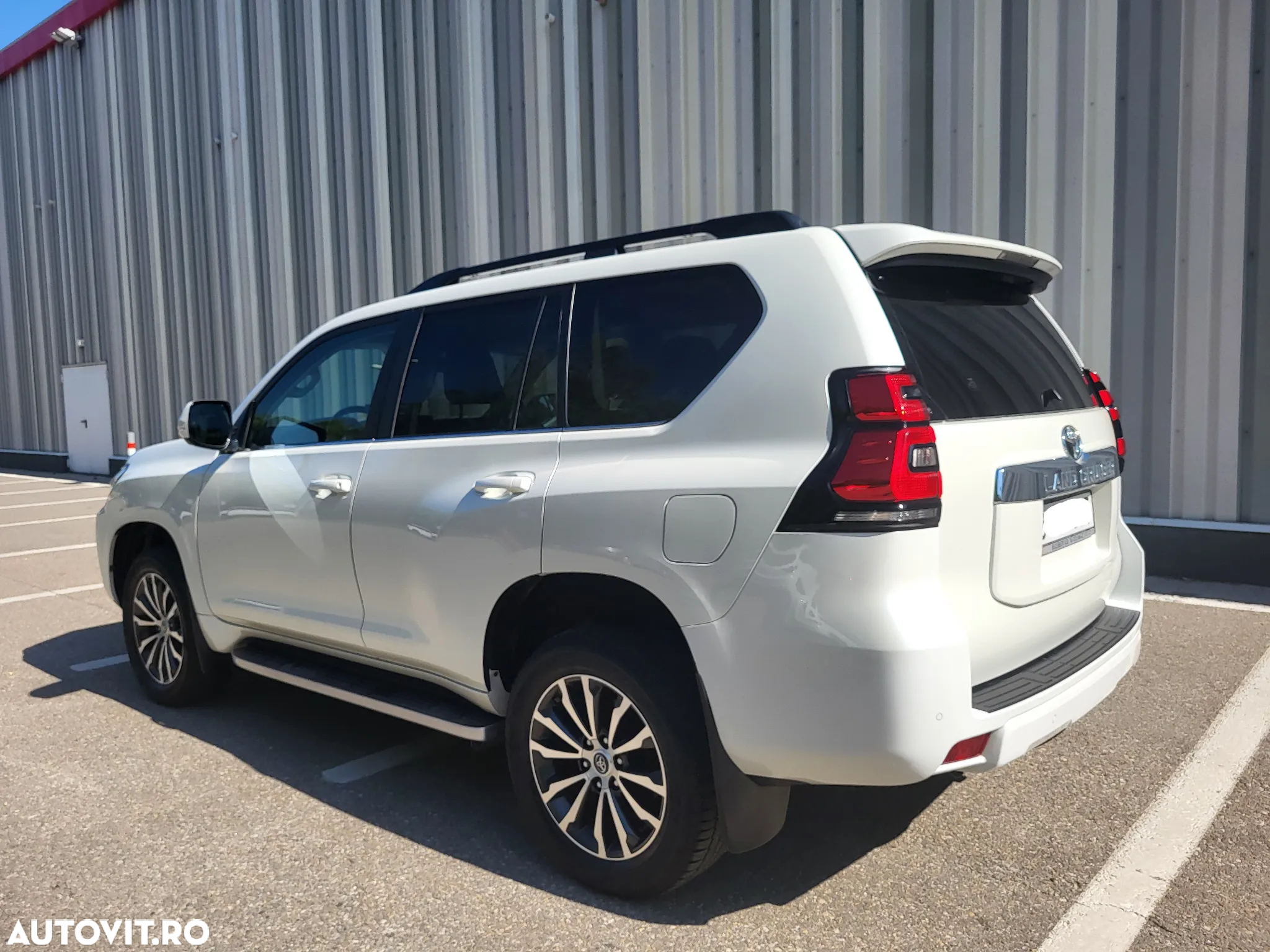 Toyota Land Cruiser 2.8l Turbo D-4D A/T AVS Luxury - 3