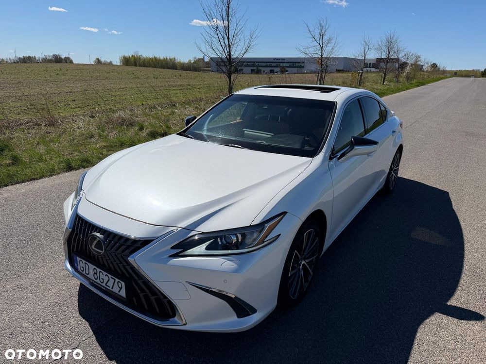 Lexus ES 300h Business Edition - 9
