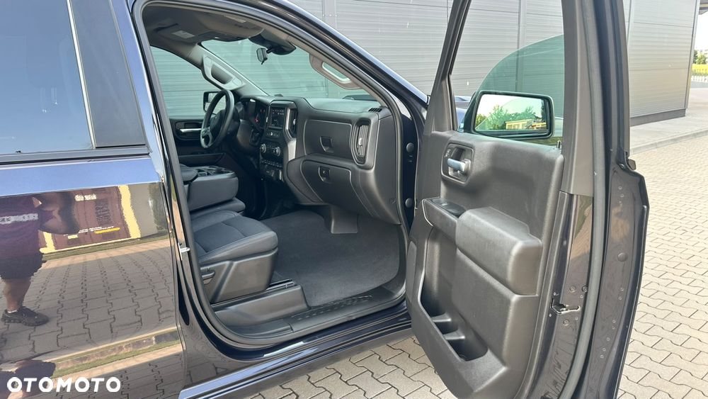 Chevrolet Silverado - 22