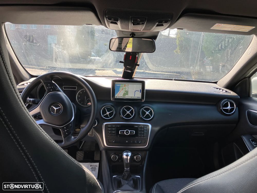 Mercedes-Benz A 180 (BlueEFFICIENCY) - 8