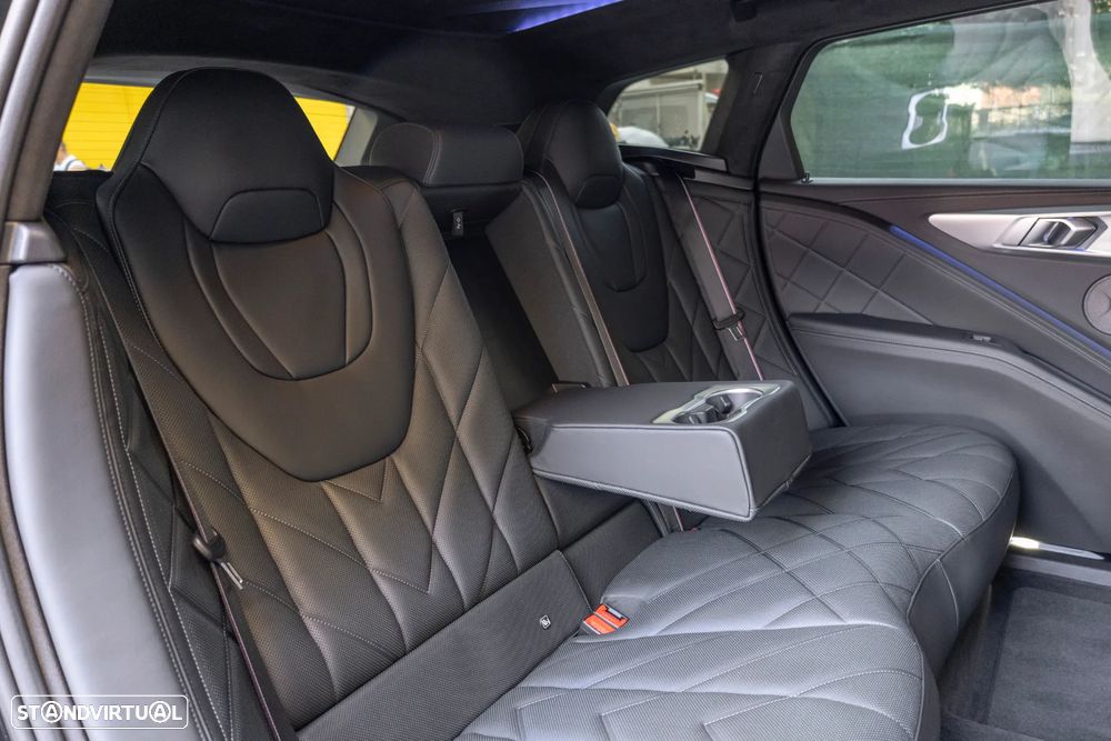 BMW XM 50e - 39