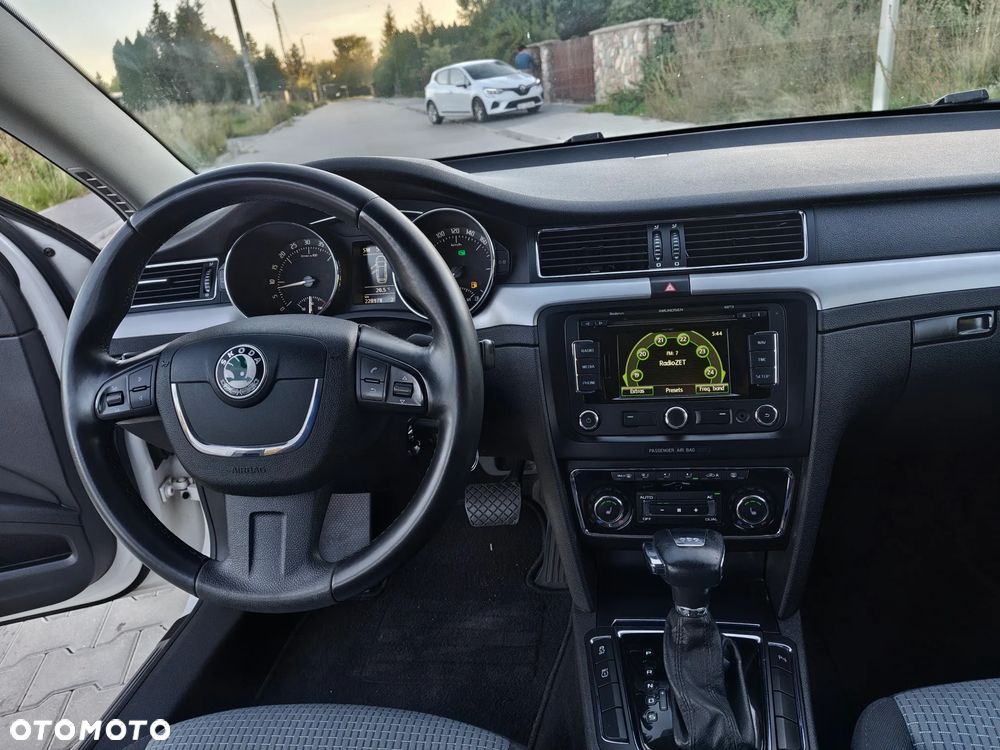 Skoda Superb 2.0 TDI DSG Ambition - 38
