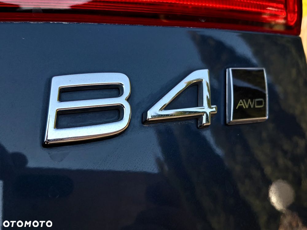 Volvo XC 60 B4 D AWD Geartronic Momentum - 9