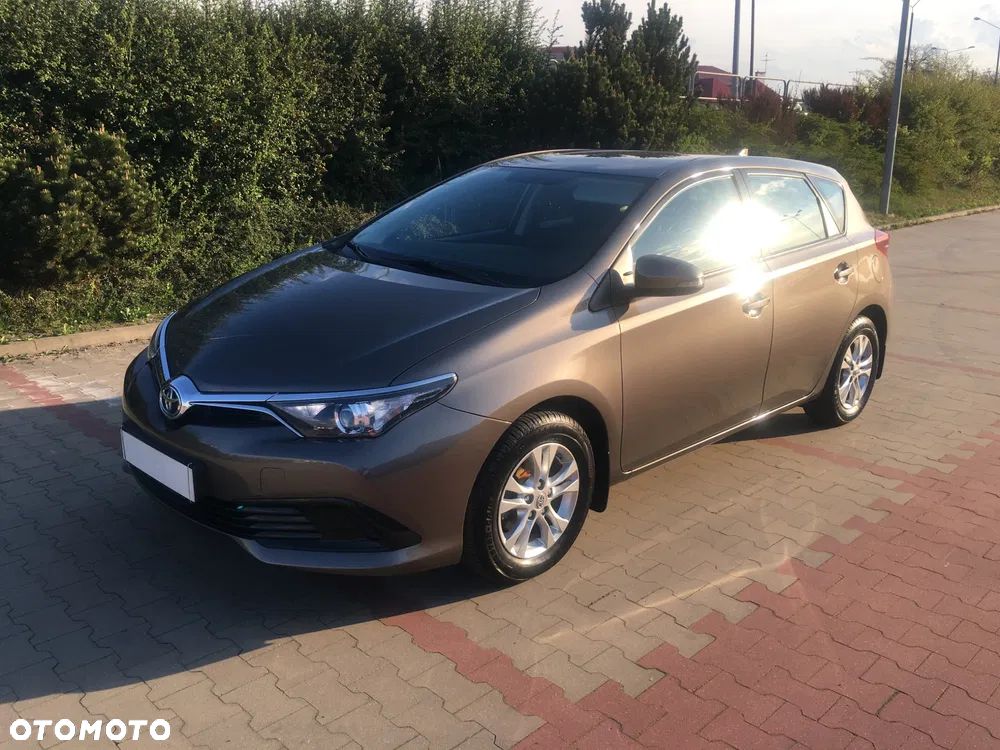 Toyota Auris - 1