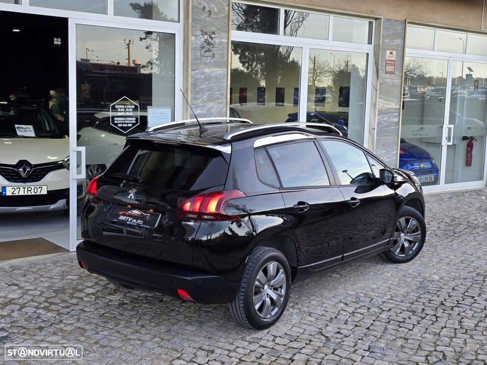 Peugeot 2008 1.2 PureTech Style - 4