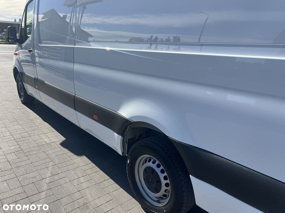 Mercedes-Benz Sprinter - 9