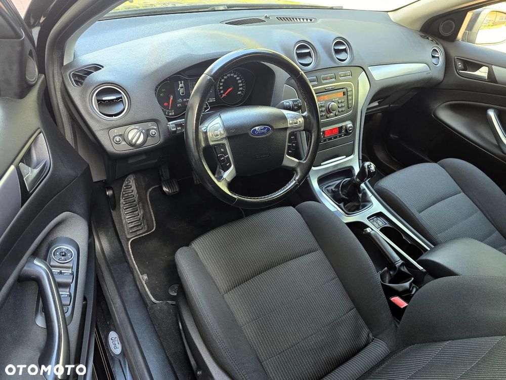 Ford Mondeo 2.0 Futura X - 8