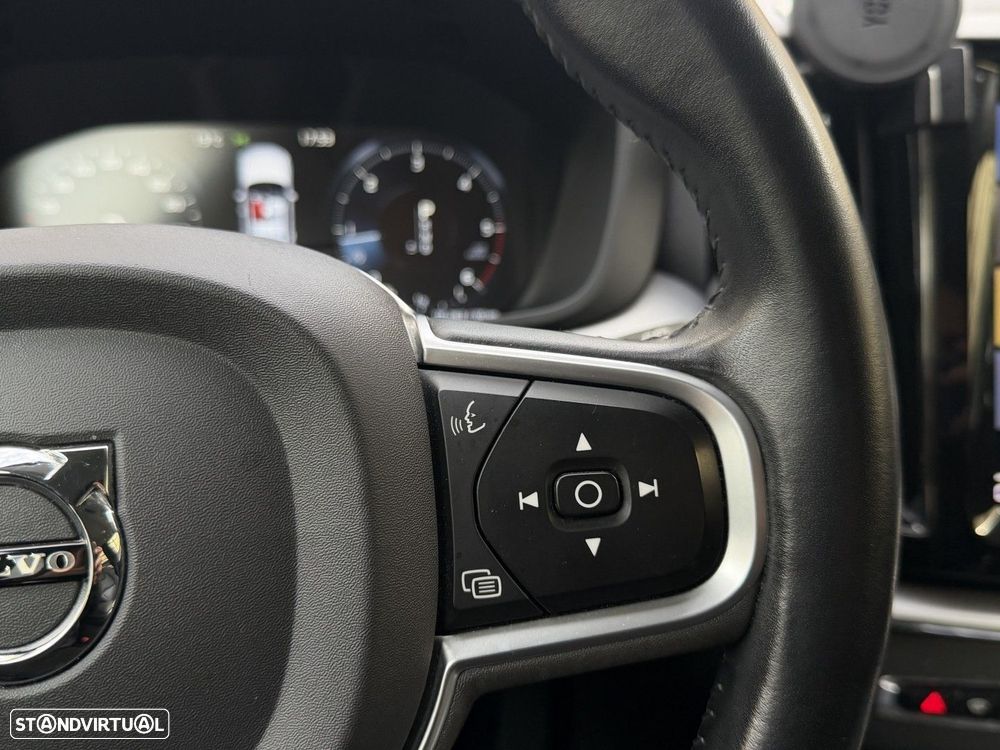 Volvo XC 60 2.0 D4 Momentum Plus Geartronic - 27