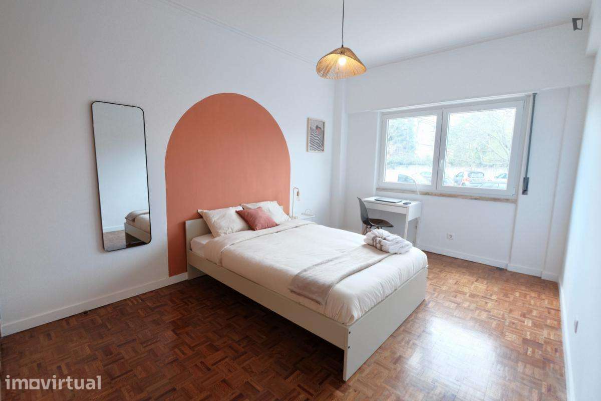 Quarto - localizado em Benfica Lisbon - Grande imagem: 5/19