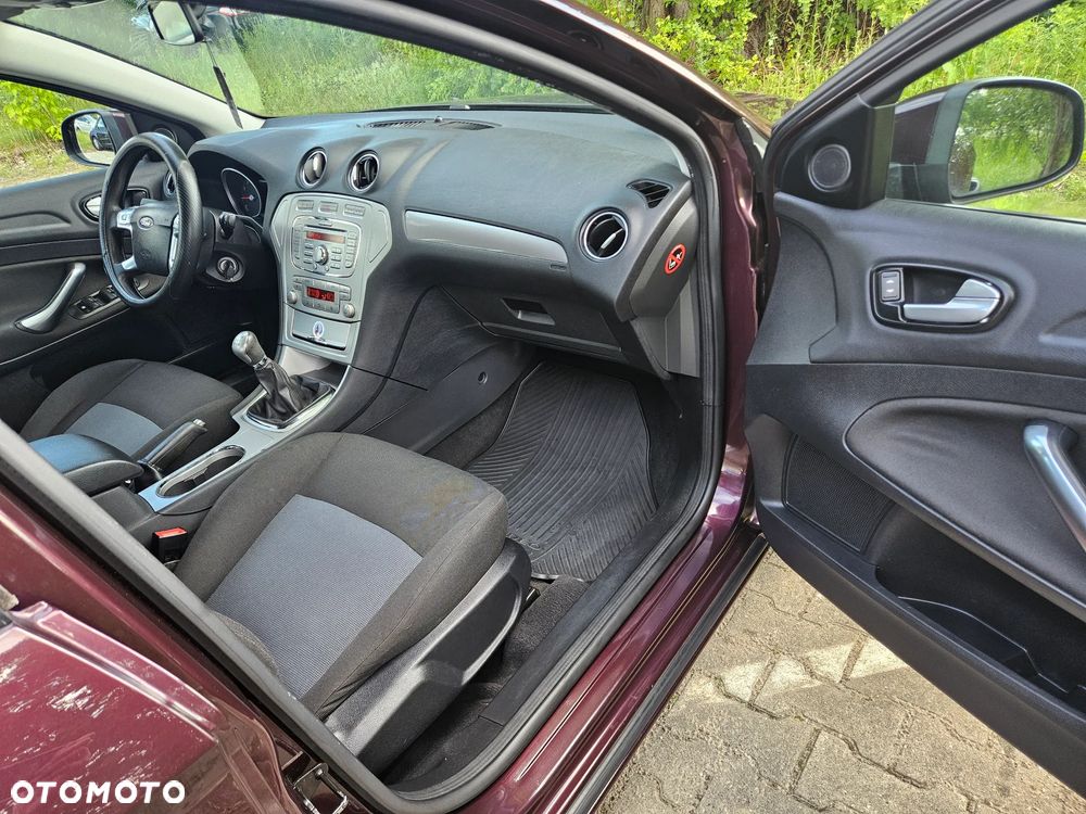 Ford Mondeo 1.6 Gold X - 11