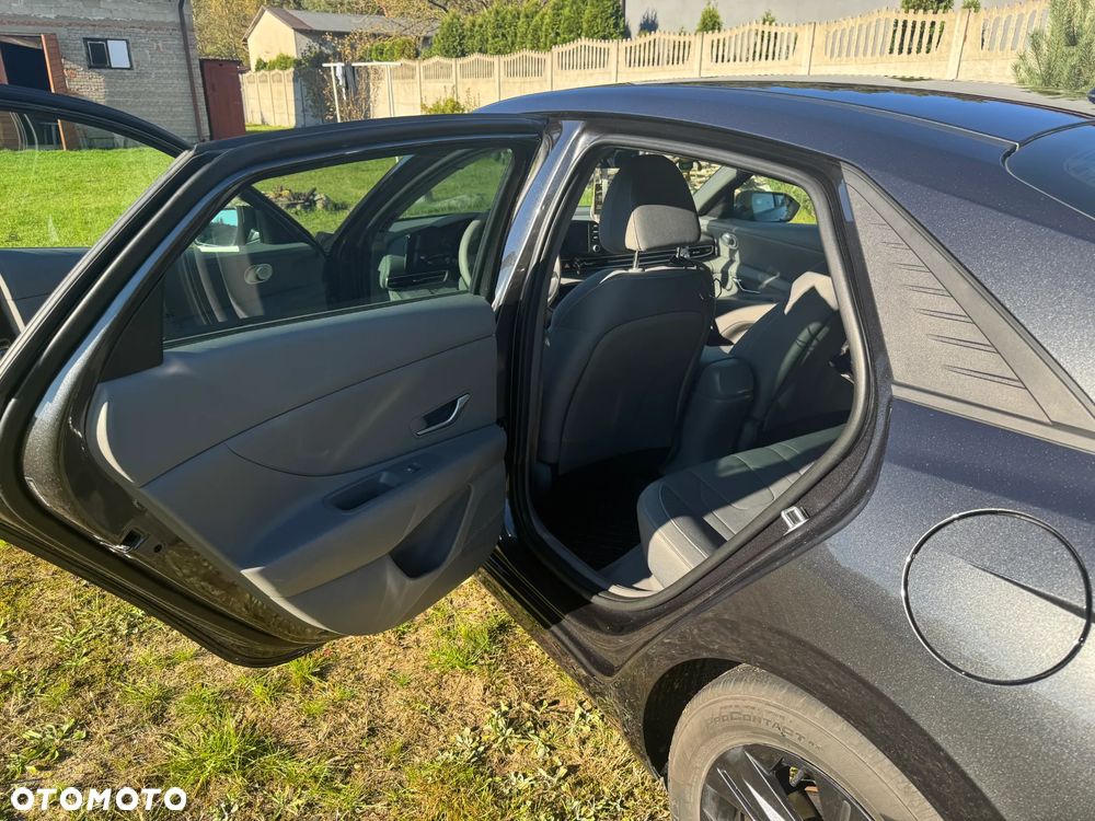 Hyundai Elantra 1.6 Style Premiere - 7