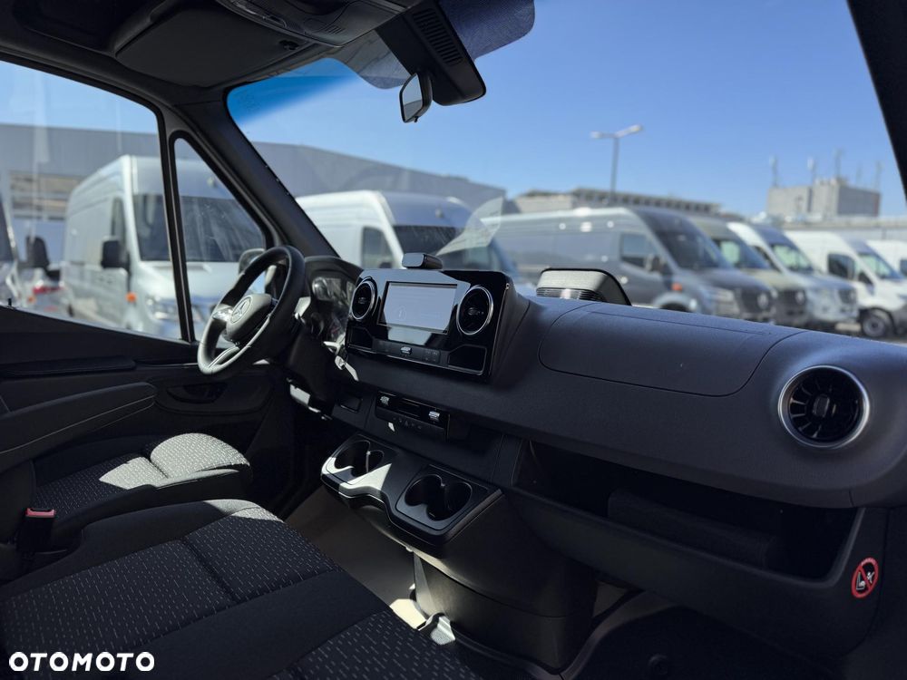 Mercedes-Benz Sprinter - 8