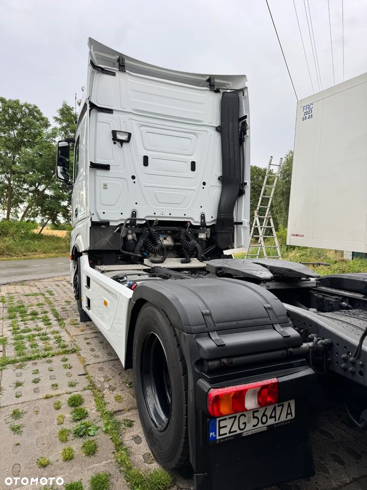 Mercedes-Benz Actros - 12