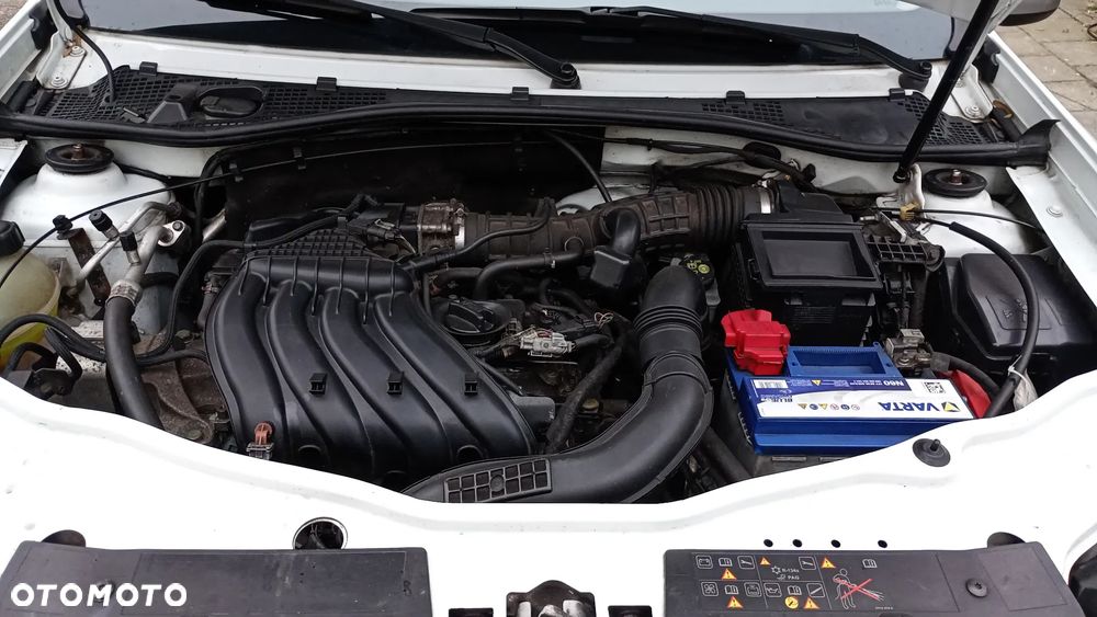 Dacia Duster 1.6 SCe Laureate S&S - 12