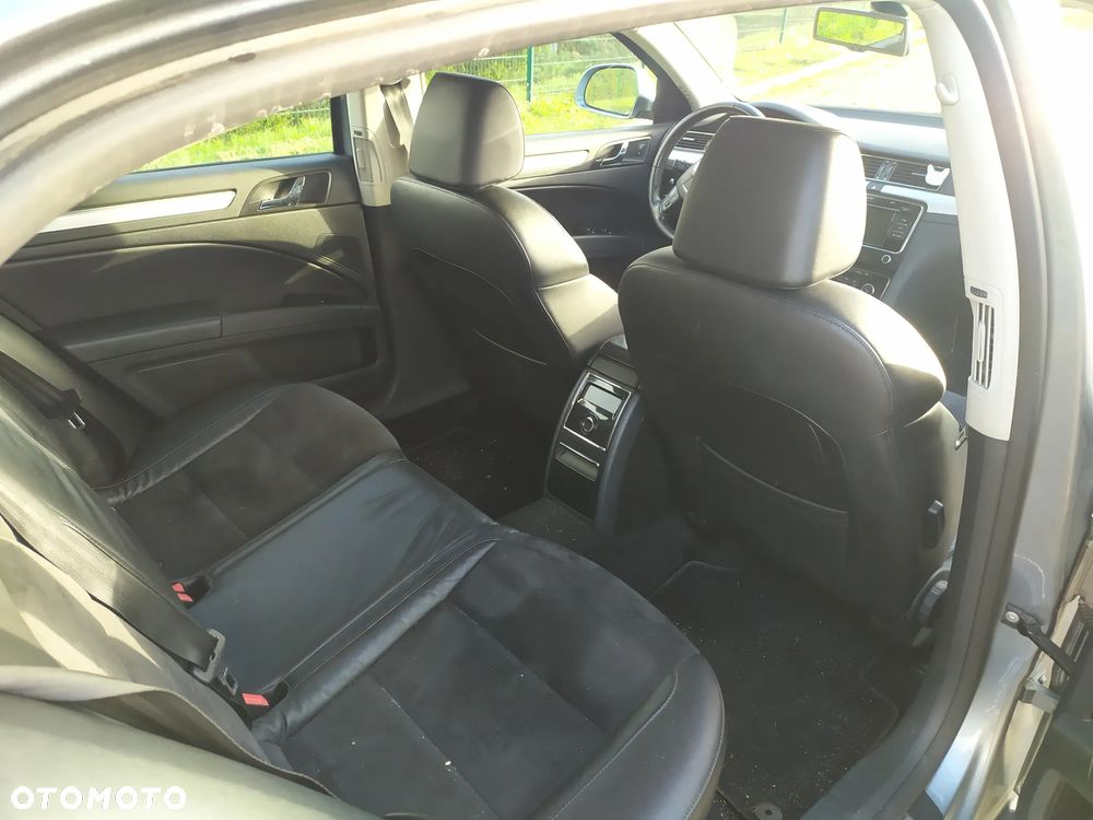 Skoda Superb 2.0 TDI Ambition DSG - 8