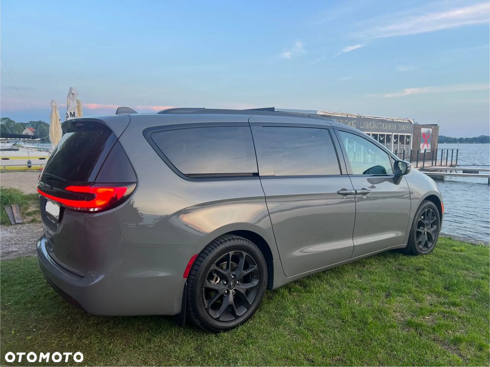 Chrysler Pacifica - 6