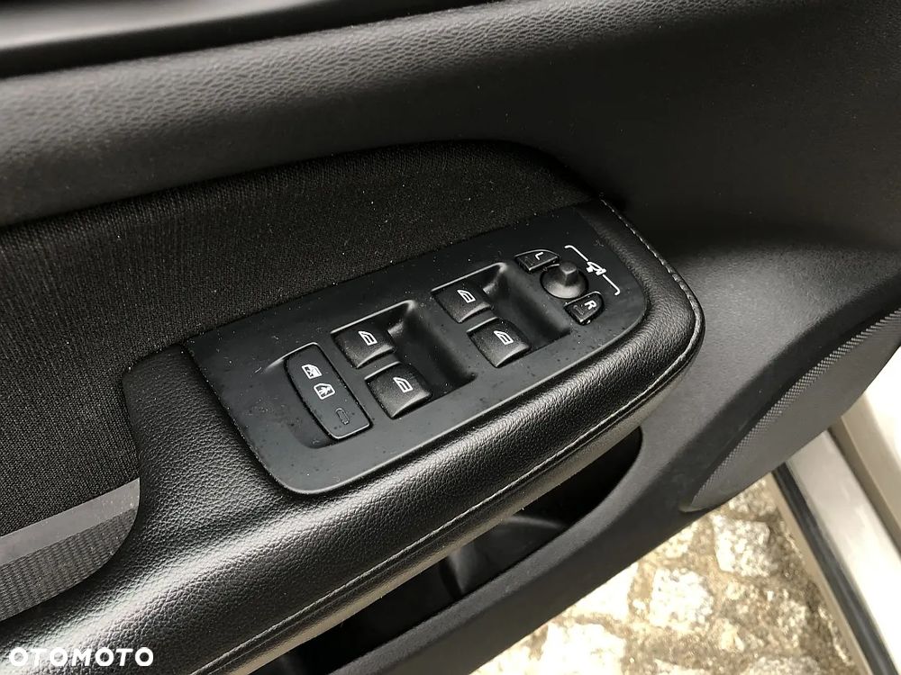 Volvo V60 B4 D Momentum Pro - 22