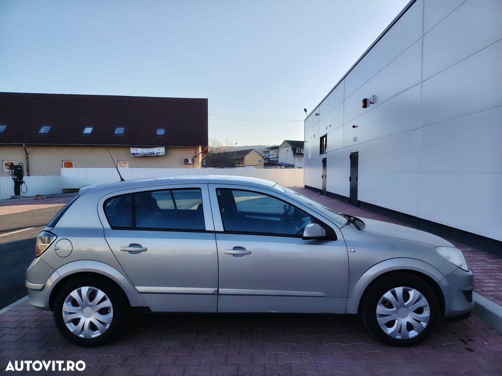 Opel Astra 1.4i Elegance - 21