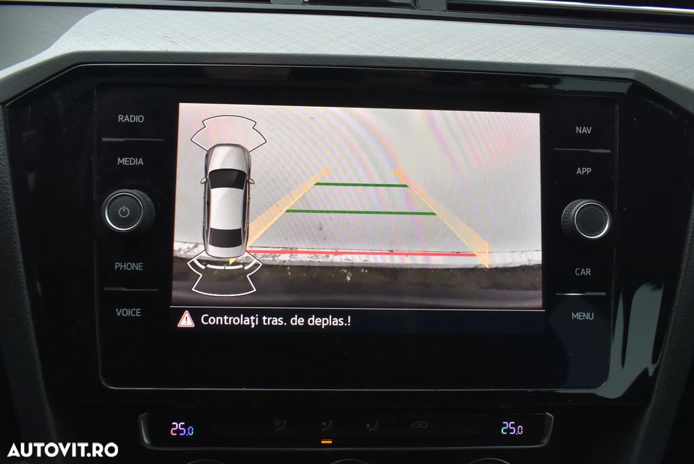 Volkswagen Passat - 16