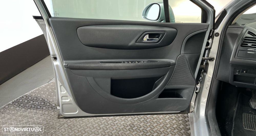 Citroën C4 1.6 HDi Business - 11
