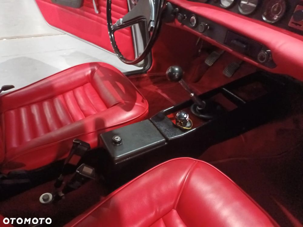 Volvo P1800 - 11