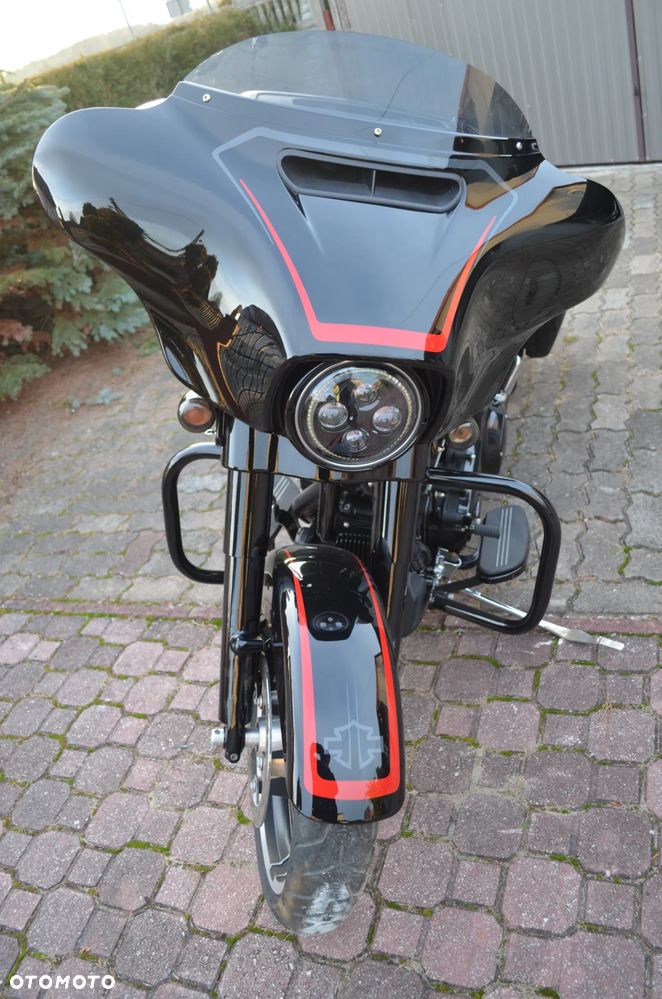 Harley-Davidson Touring Street Glide - 8