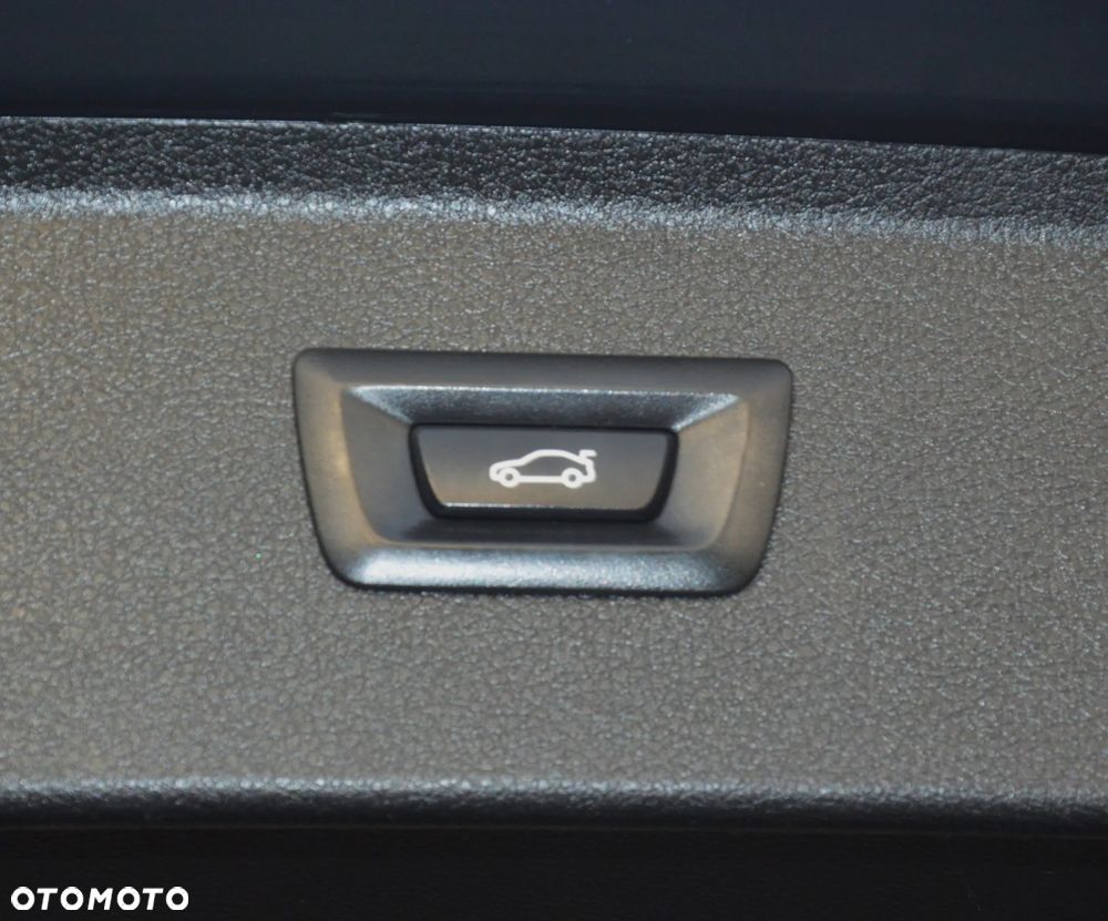 BMW Seria 2 216d - 32