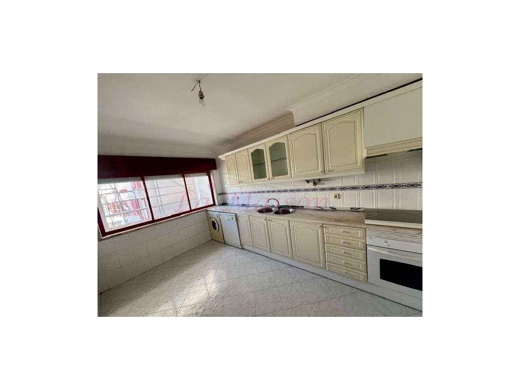 Apartamento T2 com parqueamento em Algueirão - Mem Martins - Grande imagem: 2/23