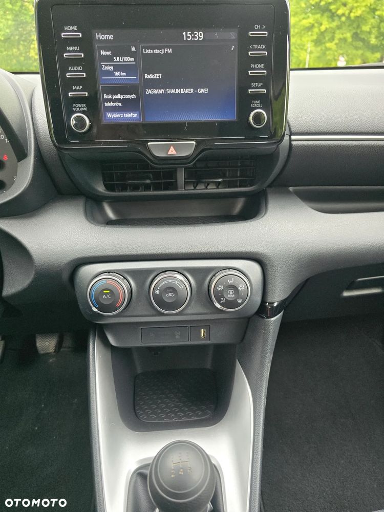 Toyota Yaris 1.0 Premium - 34