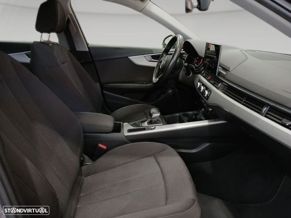 Audi A4 Avant 30 TDI S tronic - 19