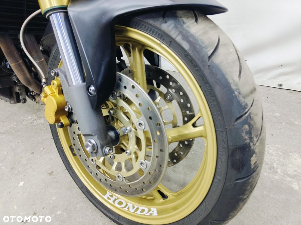 Honda Hornet - 4