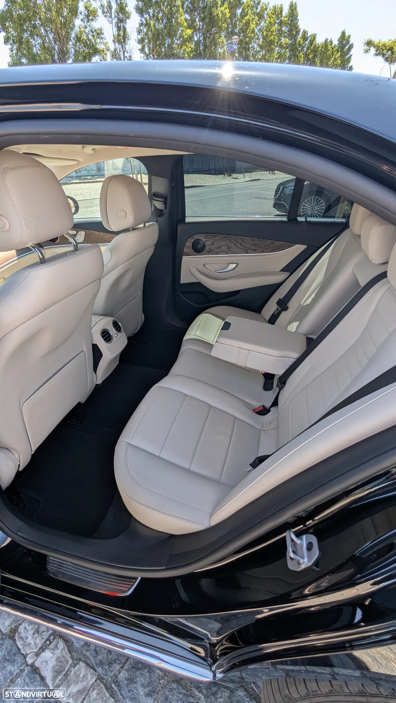 Mercedes-Benz E 220 d Exclusive Line - 11