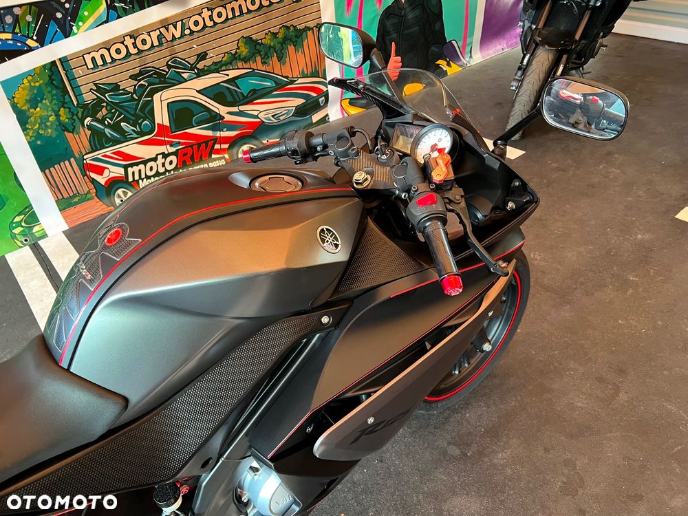Yamaha YZF - 9
