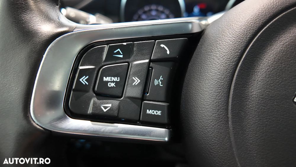 Jaguar E-Pace P200 AWD R-Dynamic S - 27