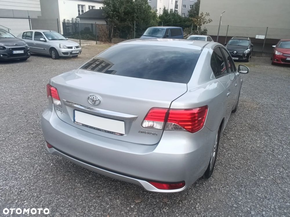 Toyota Avensis 2.0 D-4D Luna - 20