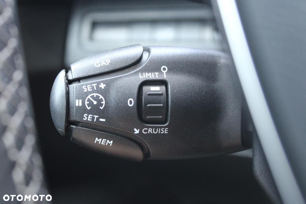 Peugeot 5008 - 32